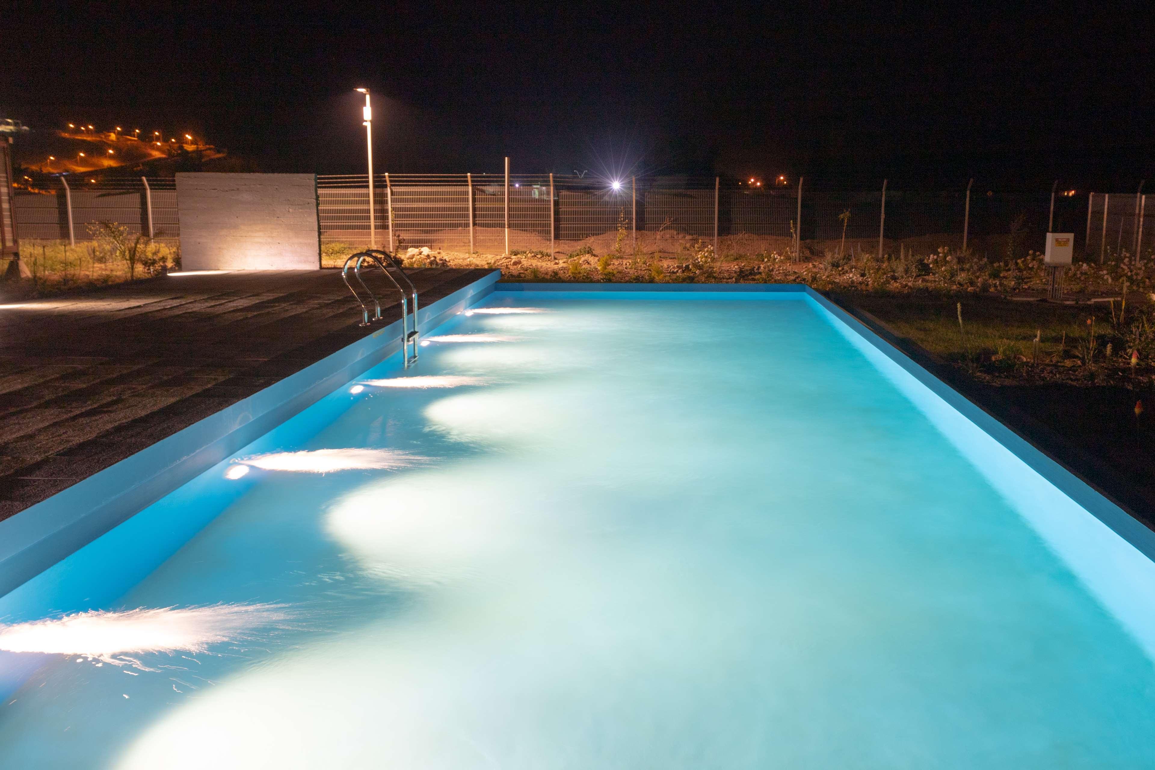 Park Inn By Radisson Los Olivos De 발르나르 외부 사진