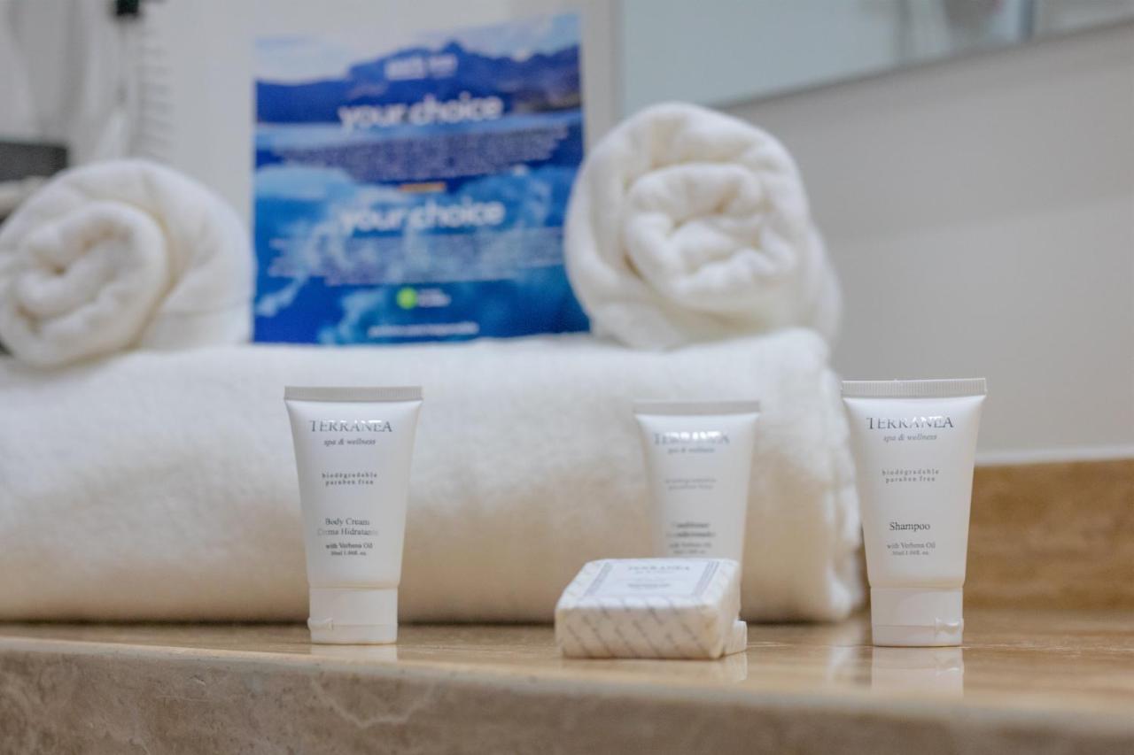 Park Inn By Radisson Los Olivos De 발르나르 외부 사진